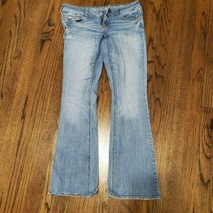 American Eagle Artist low rise, bootcut jeans, women's size 4 short